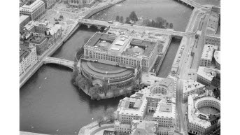 Riksdagen är tillbaka på Helgeandsholmen