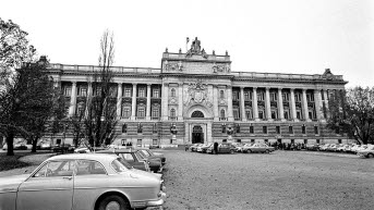 Riksdagshuset på Helgeandsholmen vid tvåkammarriksdagens sista sammanträden