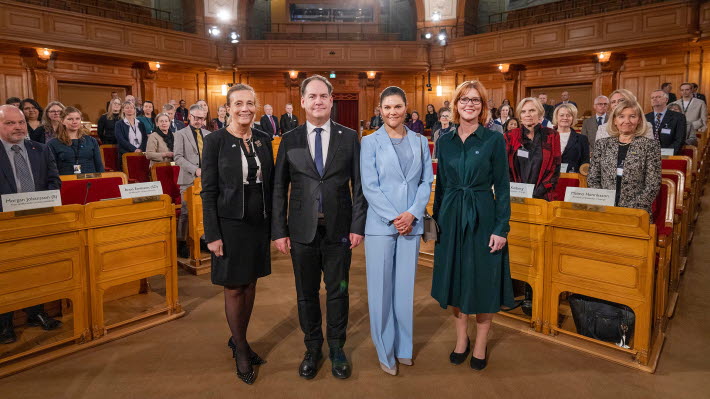 Maria Stockhaus (M), förste vice talman Kenneh G Forslund (S), H.K.H.Kronprinsessan Victoria och Heléne Björklund (S) under riksdagens uppmärksammande av Nordens dag 2025.