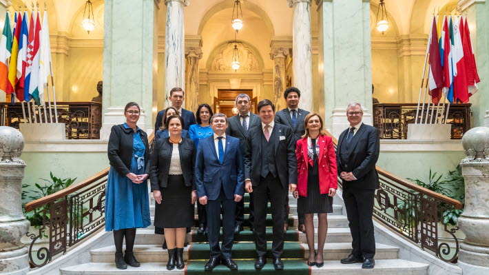 8 februari 2023. Den 8 februari tog talman Andreas Norlén emot Moldaviens talman Igor Grosu i samband med ett officellt besök i Sverige. Bilden: Moldaviens talman Igor Grosu med delegation samt talman Andreas Norlén och riksdagsdirektör Ingvar Mattso