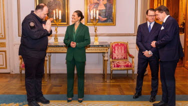 The two Speakers speaking quite casually with Crown Princess Victoria and Prince Daniel at the Royal Palace. The Chairman of the Ukrainian Parliament Ruslan Stefanchuk, Crown Princess Victoria, Prince Daniel and the Speaker of the Riksdag Andreas Nor